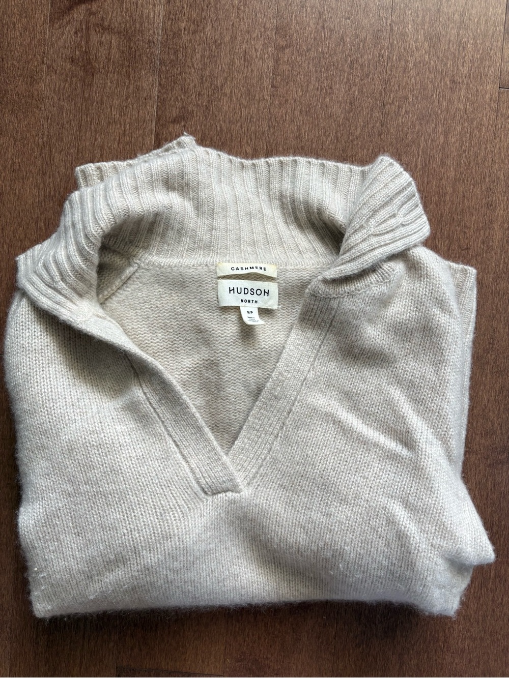 Women's Cashmere V-Neck Sweater in Light Beige- Small